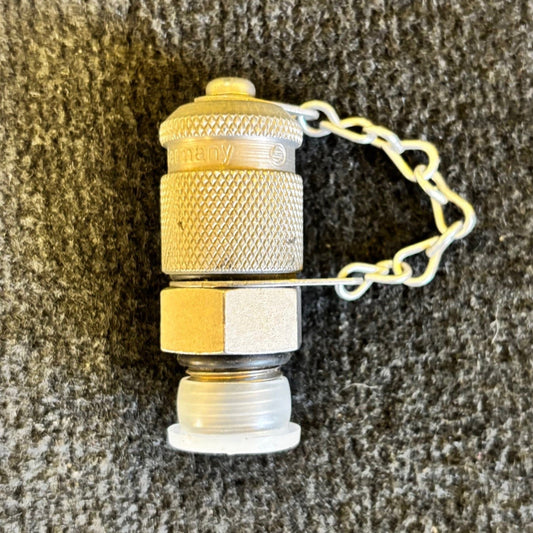 SCA-EMA3/9-16UNF 9/16" UNF Male Test Point - M16 x 2mm Steel Cap.